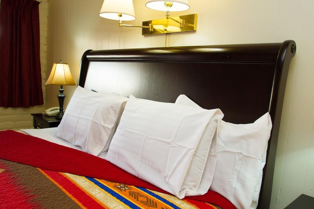 هولبروك Brad'S Desert Inn المظهر الخارجي الصورة