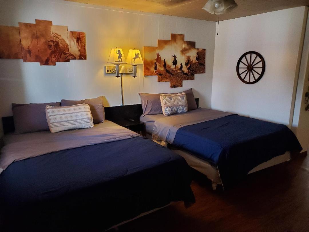 هولبروك Brad'S Desert Inn المظهر الخارجي الصورة