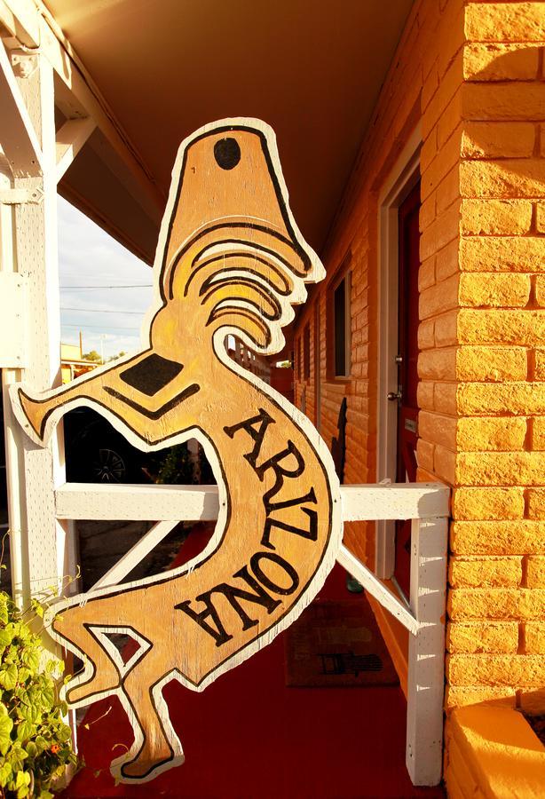 هولبروك Brad'S Desert Inn المظهر الخارجي الصورة